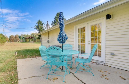 Beavercreek House | Pet-Friendly Dayton Home with Grill, Walk to Park!