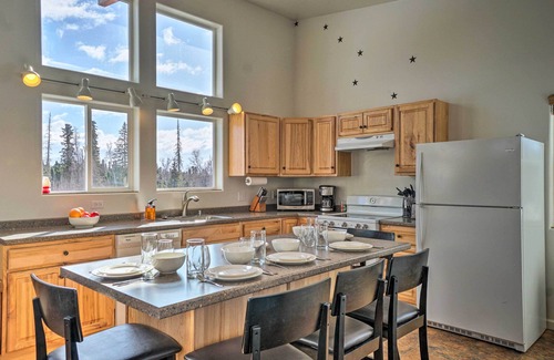Fritz Creek Apartment | Pet-Friendly Duplex w/Northern Lights Aurora View