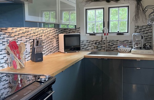 Primm Springs Cottage | Pet Friendly Fairytale Cottage