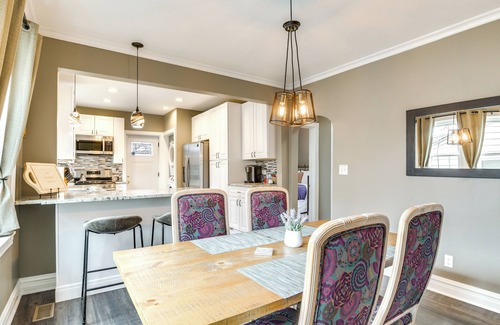 Evanston Apartment | Pet-Friendly Family Apartment - Near NU Campus!
