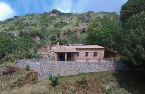 Cetraro House | Pet-Friendly Farmhouse