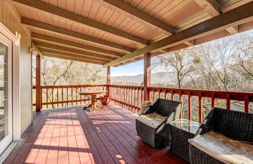 Grants Pass House | Pet-Friendly Grants Pass Home with Hot Tub!