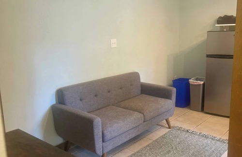 Melbourne Apartment | Pet Friendly Guesthouse Near the Beach/Downtown