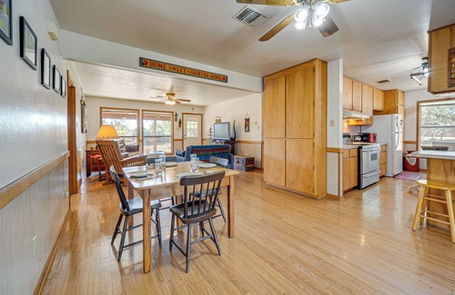 Harper House | Pet-Friendly Hill Country Retreat w/Deck!