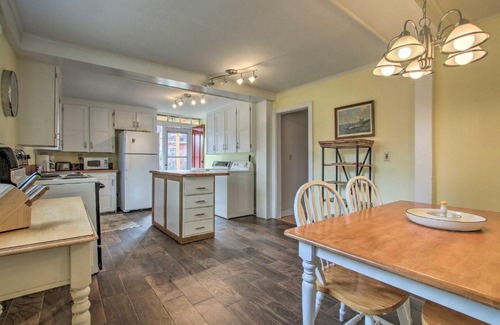 Poquetanuck House | Pet-Friendly Historic Preston Home Near Casinos!