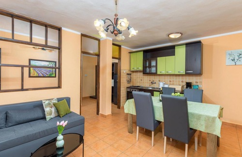 Jursici House | Pet friendly home in Bonasini