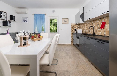 Zupanici House | Pet friendly home in Nedescina
