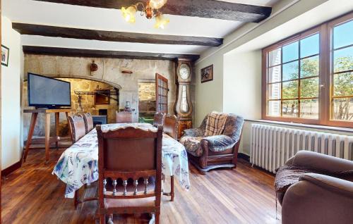 Saint-Julien-pres-Bort House | Pet Friendly Home In Sarroux - Saint Julien