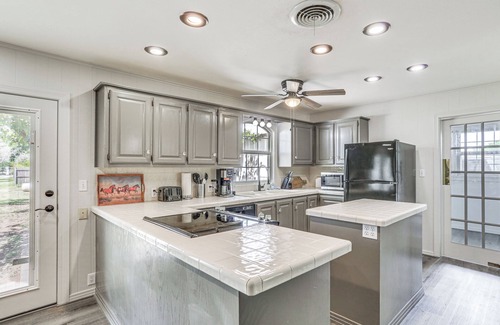 Crowell House | Pet Friendly Home w/Yard & Grill in Crowell!