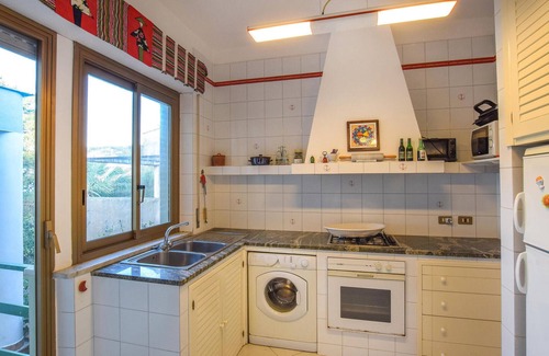Torre Colonna-sperone House | Pet friendly home in Altavilla Milicia