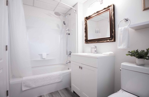 Southeast Kelowna Other | Pet Friendly Licensed Suite on Haskap Farm