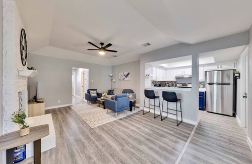 Los Indios House | Pet Friendly! Modern 2BR w/King Bed + Fast Wi-Fi!