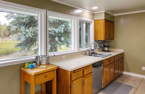 Stevensville Cottage | Pet-friendly Montana Abode w/Balcony & Fireplace!