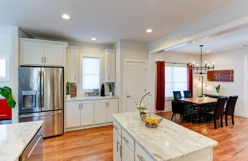 North Nashville House | Pet-Friendly Nashville Retreat ~ 3 Mi to Downtown!