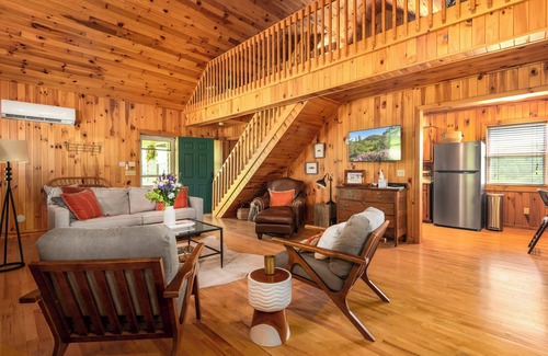 Crumpler Cabin | Pet Friendly NC Cabin with Beautiful Views and Hot Tub near West Jefferson.