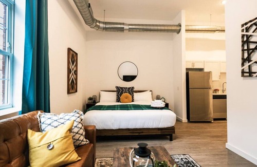 Central Northside House | Pet Friendly North Shore Studio w/Fitness Center