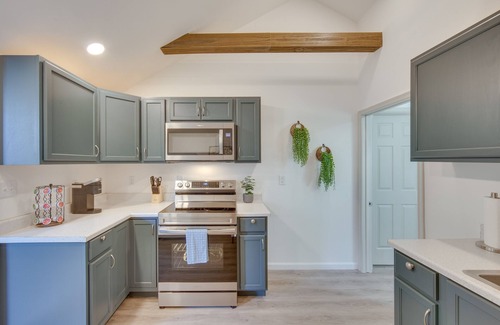 Lebanon House | Pet-Friendly Pennsylvania Retreat w/Fire Pit!