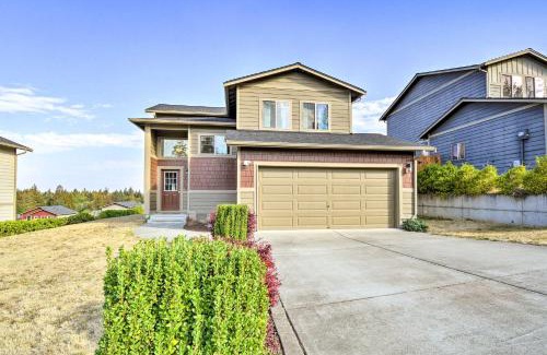 Poulsbo House | Pet-Friendly Poulsbo Abode with Mountain Views!