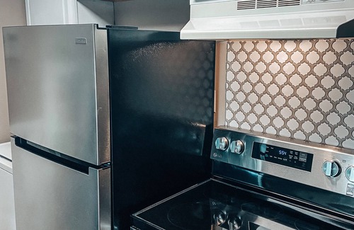 Johnson City Apartment | Pet Friendly 🐾, Quiet & Cozy Close to JCMC-ETSU Newtons Nest 2!