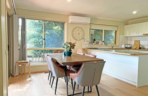 Ringwood House | Pet-Friendly Retreat 2BR Ringwood Prime location