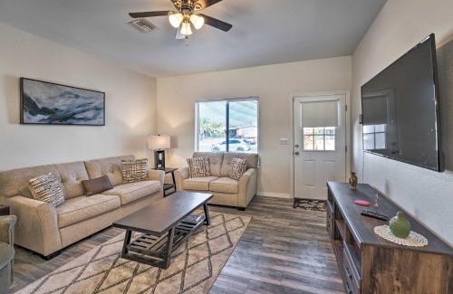 Holiday Shores House | Pet-Friendly Retreat - 1 Block to Colorado River!