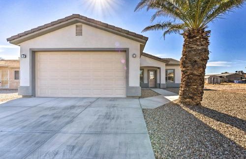 Holiday Shores House | Pet-Friendly Retreat - 1 Block to Colorado River!