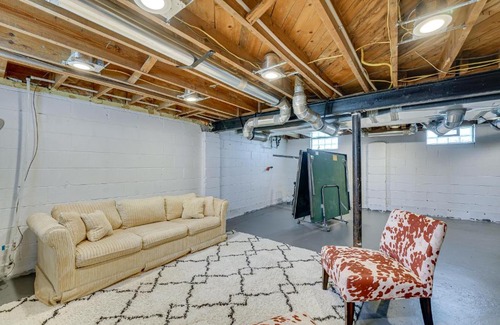 Southfield House | Pet-Friendly Southfield House with Ping-Pong Table!