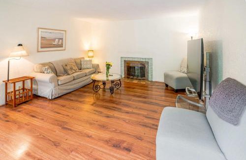 Highland House | Pet-Friendly St Paul Home Fireplace and Office Area