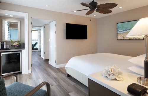 Historic Seaport Hotel | Pet-Friendly Stay, Pool, Spa, Fitness Center! Historic Sights Nearby