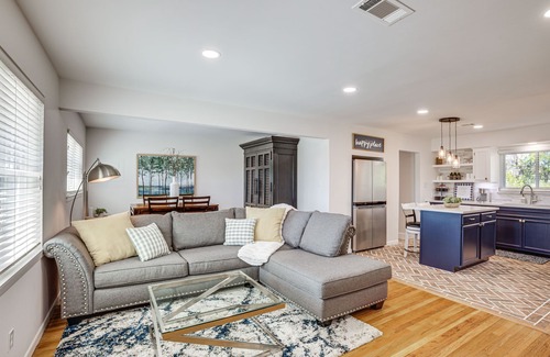 Tomball Cottage | Pet-Friendly Tomball Cottage: Steps to Downtown!
