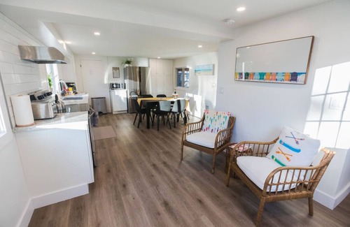 Tudor and Cashel Cottage | Pet Friendly-Waterfront-BBQ-Firepit-2.5hr from GTA