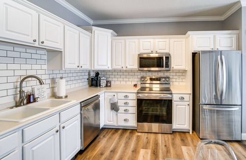 Waukee Condo | Pet-Friendly Waukee Condo: 14 Mi to Des Moines!