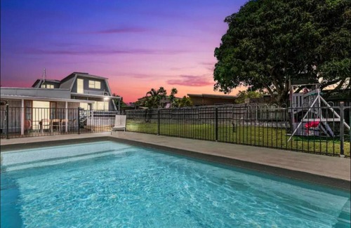 Urangan House | Pet friendly100m to Beach and Cafe