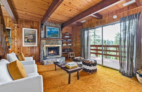Arrowhead Villas House | Pet & Kid Friendly Cozy Cabin, BBQ, Firepit, Outdoor Dining, Forest Views