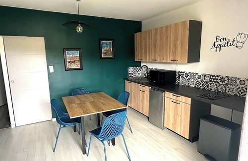 Ventenac Cottage | Petit Coin de Verdure au Cœur D'un Petit Village Ariégeois