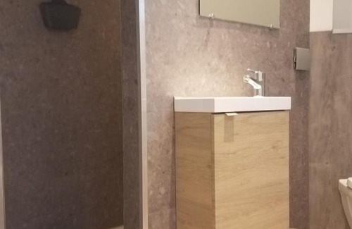 Louvetot Bed & Breakfast | Petite chambre le marteau