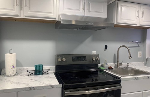 Drexel Hill House | Petite Cozy Home w gourmet kitchen & parking in delightful Drexel Hill