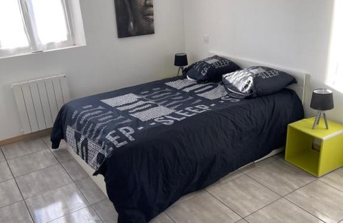 Bussy Apartment | Petite maison avec 2 chambres