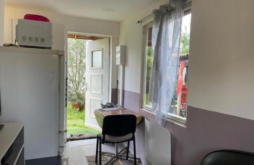Belle-Eglise Apartment | Petite maison cosy au fond du jardin
