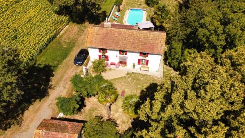 Villefranque Bed & Breakfast | Petite maison dans les bois