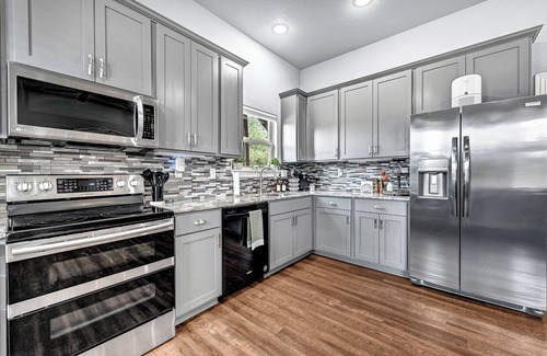 Bentonville - Fayetteville Cabin | Petite Natural State Retreat 1 Bedroom & 1 Bathroom Luxury Guest House