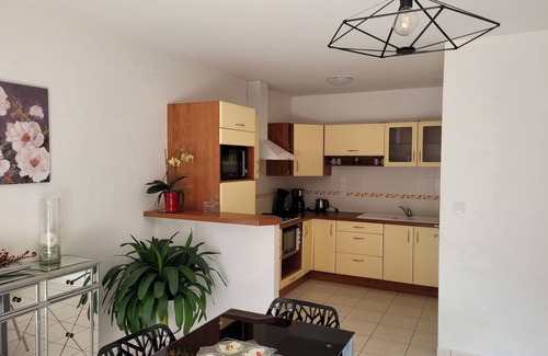 Vannes Apartment | Petite Résidence au Calme