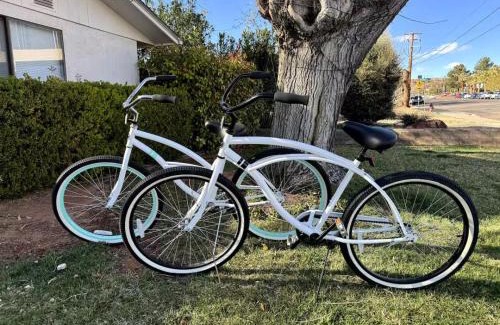 St. George House | Pets BBQ Fire-pit Near Downtown St George