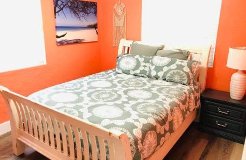 Smith's Memento House | Pets Ok! Walk To Ocean Center & Beach!