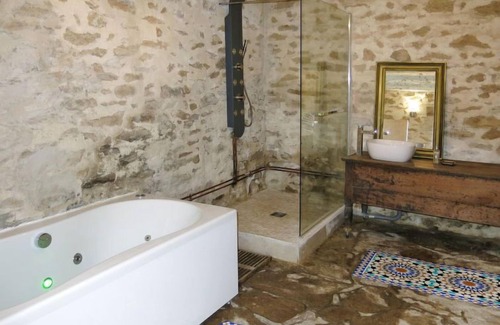 Saint-Sulpice-les-Feuilles House | Peuchaud by Interhome