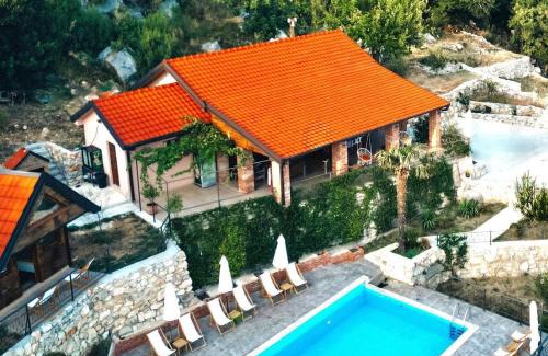 Podgorica House | Peuta Hill