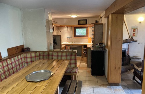 Primaluna Cabin | PEZZAINBAITA. Spacious chalet 20 minutes from Lake Como. Oasis in the woods