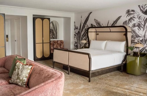 Hunt Club Hotel | PGA National Resort, PGA Premium King Suite, Outdoor Sports, Pools, & Kids Club