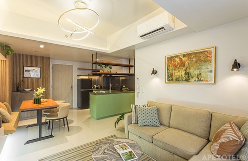 Mandaue Apartment | Chic 2-Bedroom Urban Retreat Mountain and City Views at Mandani Bay Suites Cebu