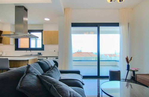 Agios Athanasios Apartment | Phaedrus Living: Sea View Anna Residence 201